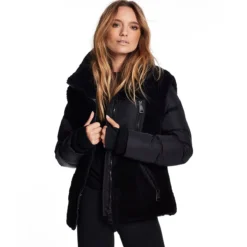 Sam Wylie Sherpa Down Jacket - Women's 19 Sam Wylie Sherpa Down Jacket - Women's -The North Face || Patagonia || Mountain Hardwear Shop BLABLA 1