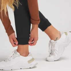 Fleece Lined On The Go Pant - Women's -The North Face || Patagonia || Mountain Hardwear Shop BLA D3 51