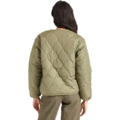 Brixton Sherpa Reversible Padded Jacket - Women's -The North Face || Patagonia || Mountain Hardwear Shop MILOLI D1