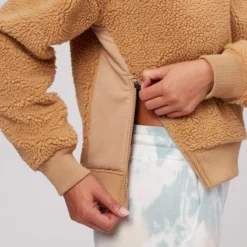 Almont Fleece Pullover - Past Season - Women's -The North Face || Patagonia || Mountain Hardwear Shop PIK D3