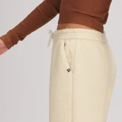 GOAT Fleece Jogger - Women's -The North Face || Patagonia || Mountain Hardwear Shop SAN D2 3