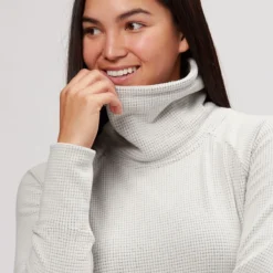 Outdoor Research Trail Mix Cowl Pullover Fleece - Women's -The North Face || Patagonia || Mountain Hardwear Shop SAN D3 1